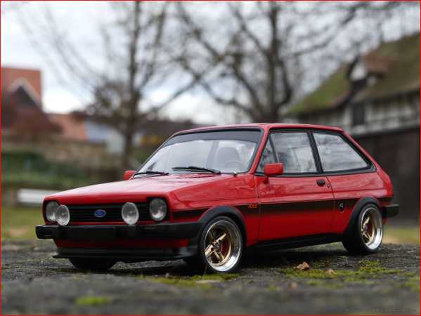1:18 Ford Fiesta XR2 MK1 Modell 1981 [ Red Edition ] / inkl OVP